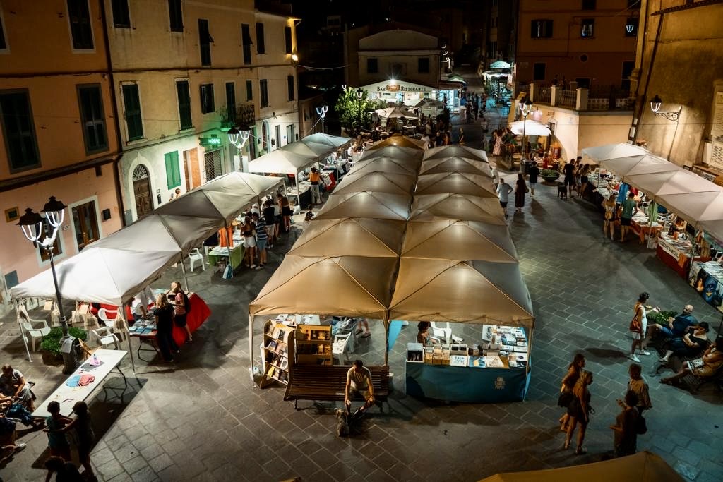 Piazza del Popolo Rio Nell'Elba Elba Book Festival